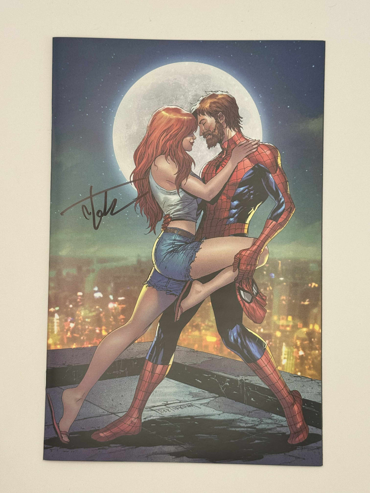 [Signed by Tyler Kirkham] ULTIMATE SPIDER-MAN #4 UNKNOWN COMICS TYLER KIRKHAM VIRGIN EXCLUSIVE VAR [IN STOCK]